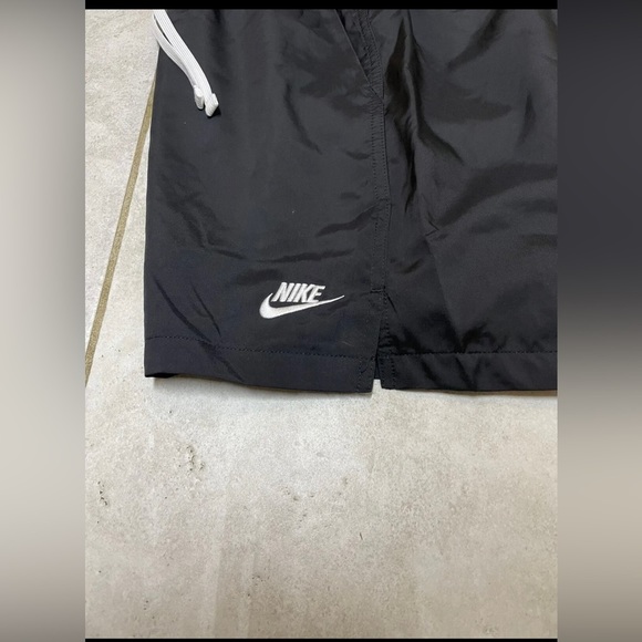 Men's Nike Sportswear Woven Flow Black Shorts new with tags DR5678-010 - Picture 5 of 6